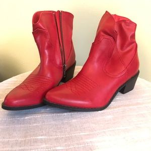 Woman’s boots size 7